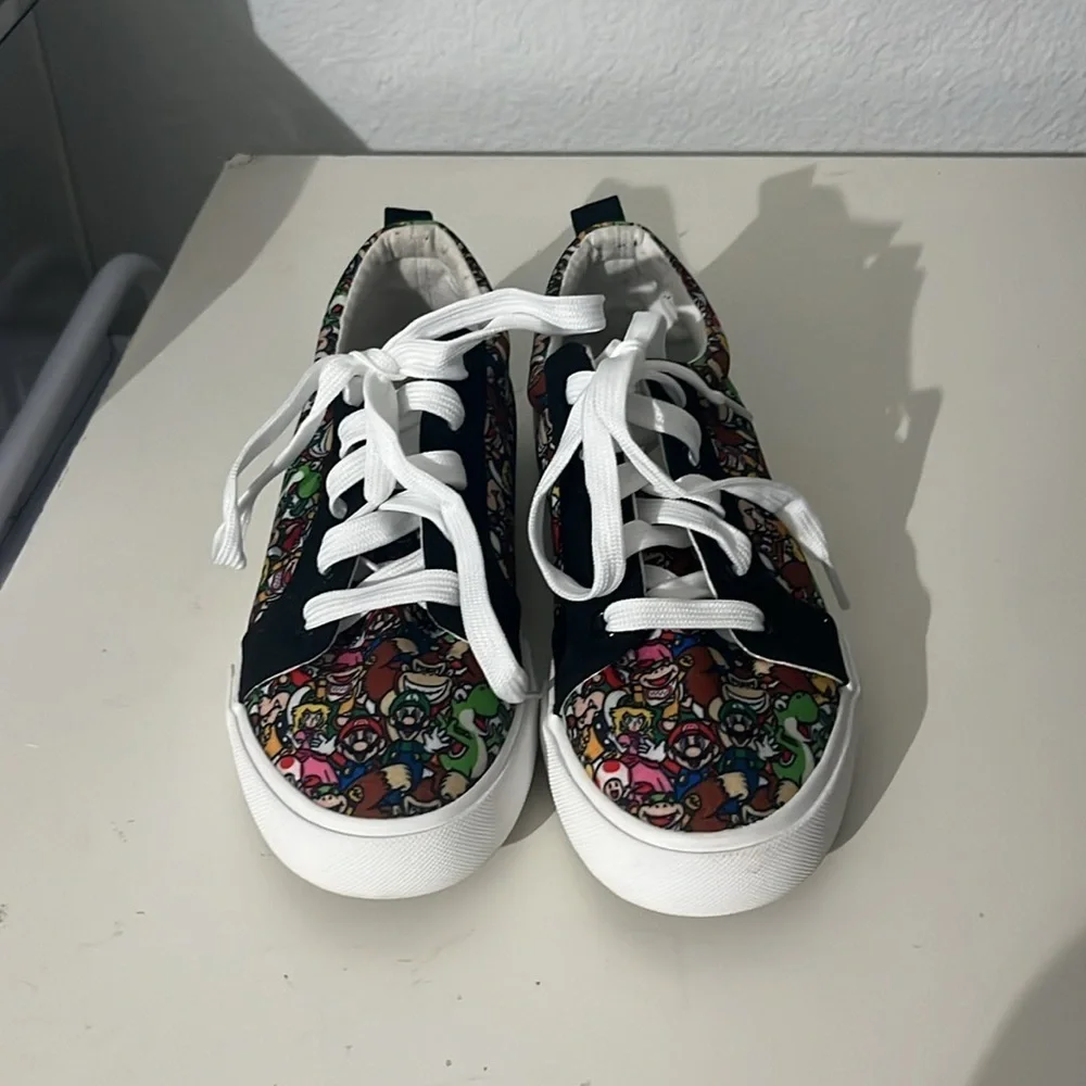 GroundUp Super Mario Brothers Boys Girls Unisex Canvas Sneakers Size 4